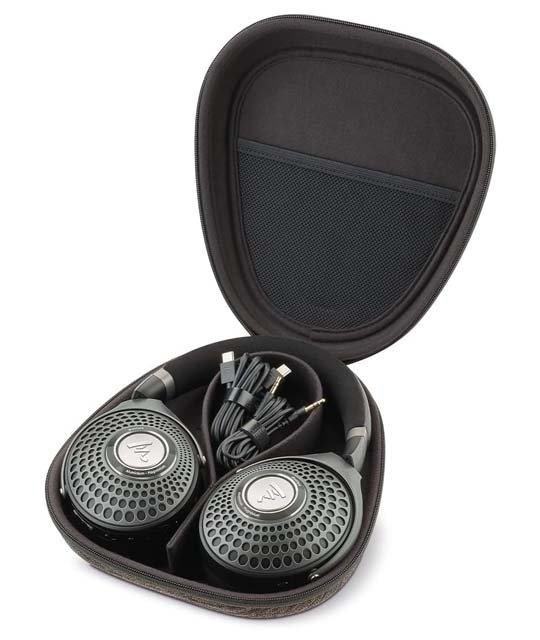 focal bathys headphones in case